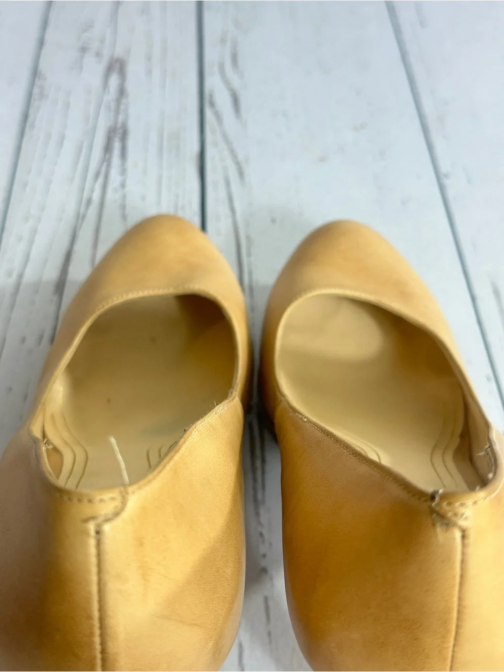 Cole Haan Chelsea pumps featuring a stacked heel and tan leather women’s size 9B